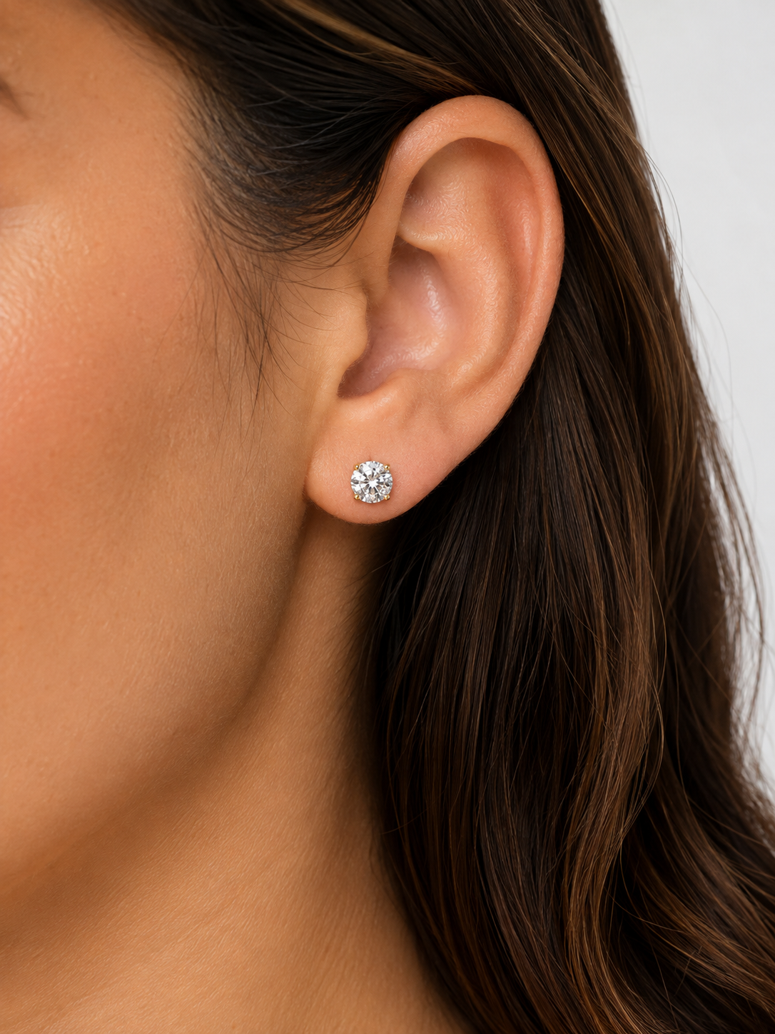 Round Hidden Halo Studs
