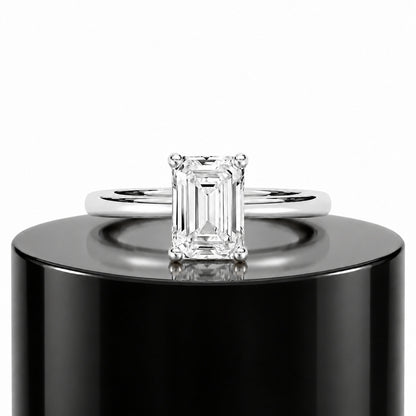 2ct Emerald Solitaire Ring