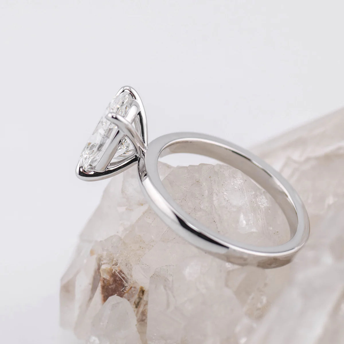 KATE 2.0 – 4 CLAW 2CT OVAL SOLITAIRE F COLOUR VVS2
